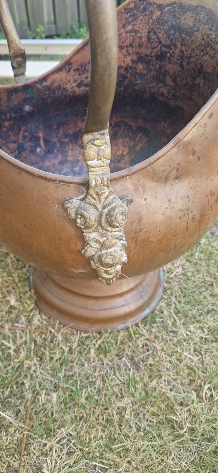 Antieke koperen kolenkit / helmpot met porseleinen handvat, Antiek en Kunst, Antiek | Koper en Brons, Ophalen, Koper