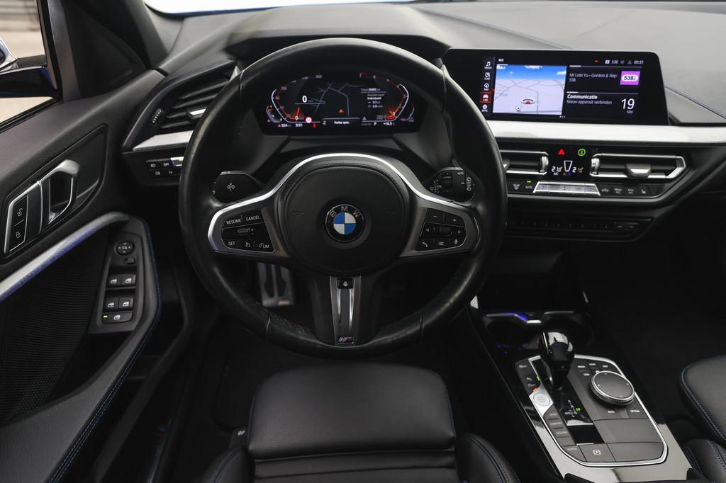 BMW 1 Serie 118i Executive M Sport Automaat / Trekhaak / Spo, 136 pk, Gebruikt, Met garantie (alle), Blauw