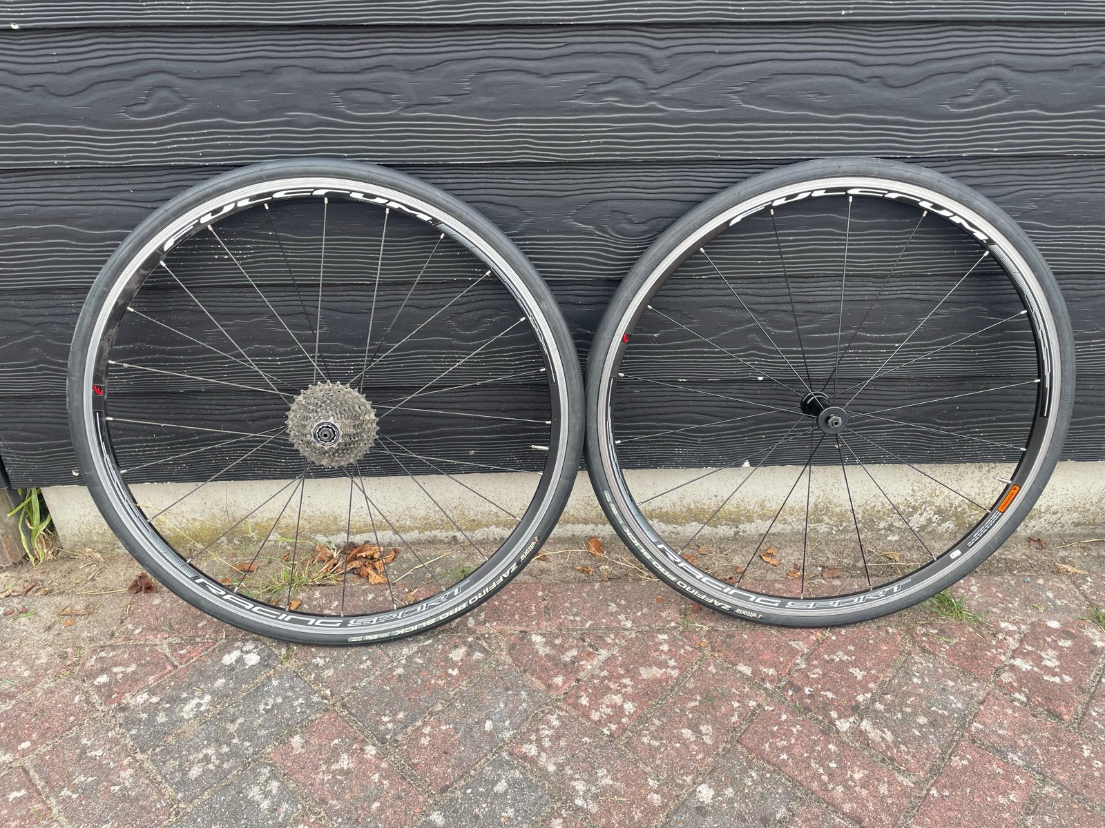 Fulcrum wielen met Shimano 105 cassette en Vittoria banden, 28 inch, 10 tot 15 versnellingen, Velgrem, Aluminium
