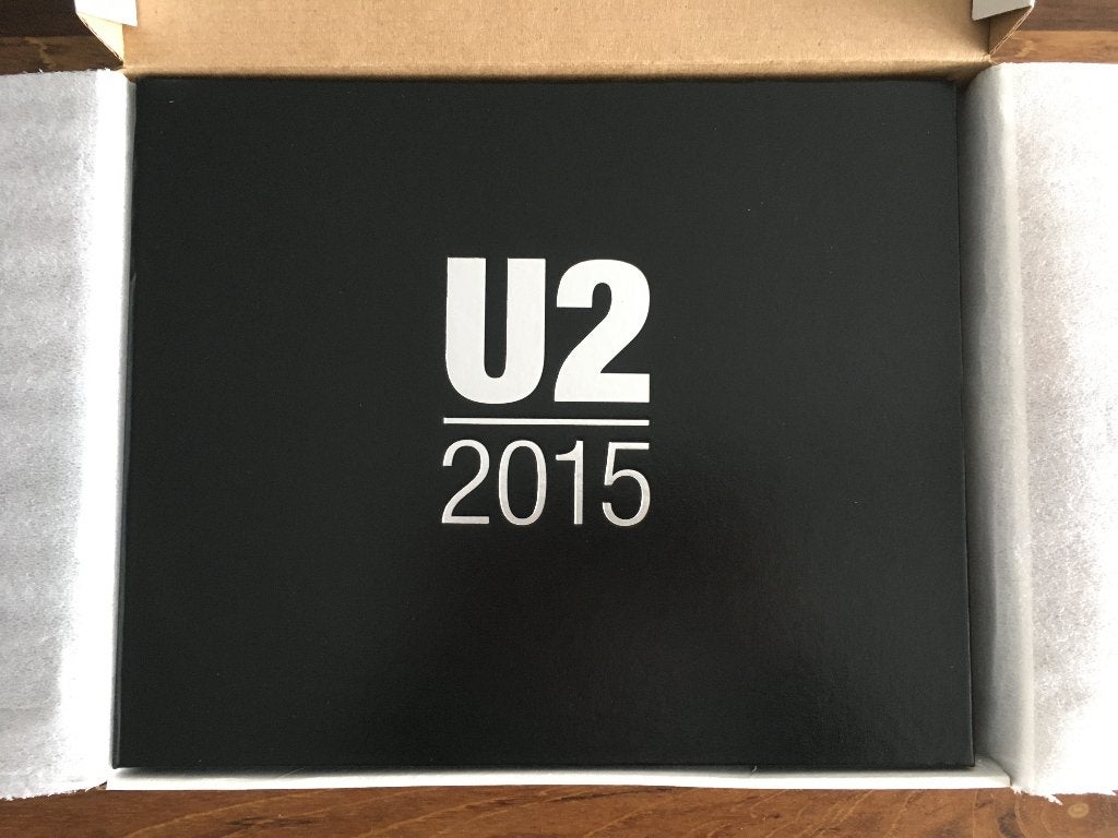 U2 VIP Tourboek iNNOCENCE+eXPERIENCE 2015 GENUMMERD NIEUW, Ophalen of Verzenden, Nieuw, Boek, Tijdschrift of Artikel