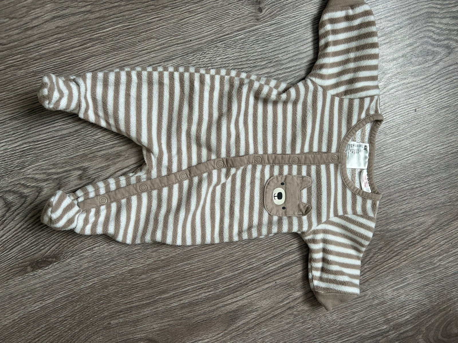 H&M gestreepte fleece romper maat 50 met beertje, Ophalen of Verzenden, Zo goed als nieuw, Jongetje of Meisje, Pakje