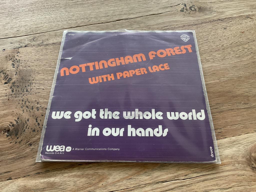 Nottingham Forest&Paper Lace, We got the whole world in our, Cd's en Dvd's, Vinyl Singles, Ophalen of Verzenden, Pop