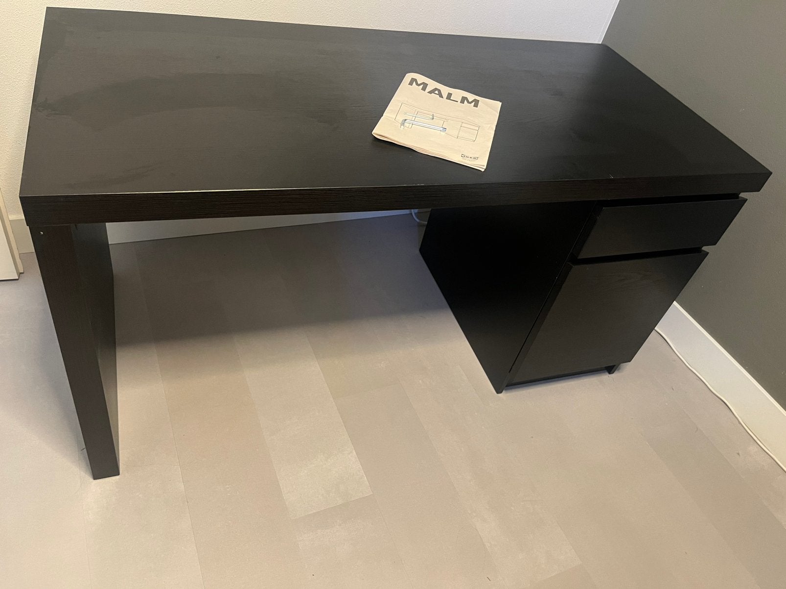 Bureau zwart malm ikea, Huis en Inrichting, Bureaus, Ophalen, Zwart, Schoolbureau, Zo goed als nieuw