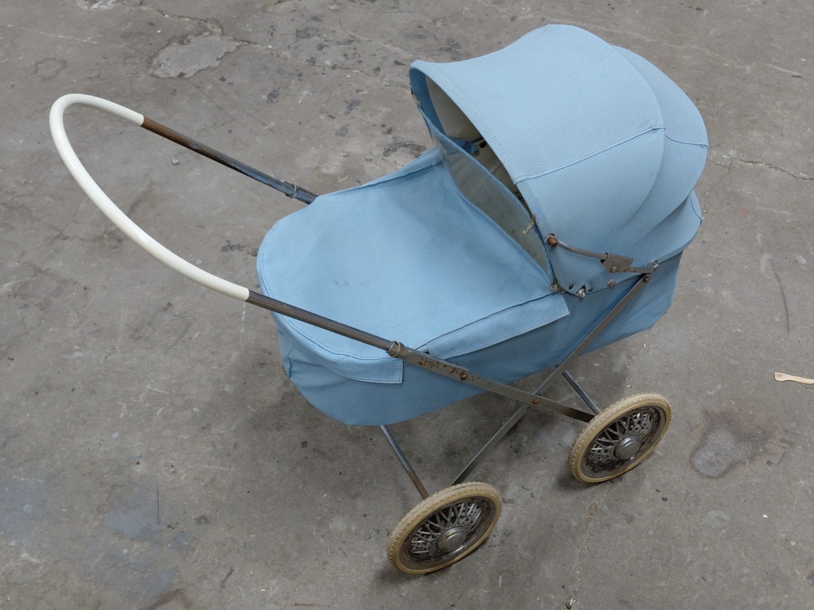 Vintage poppenwagen lichtblauw, Ophalen, Gebruikt, Overige merken