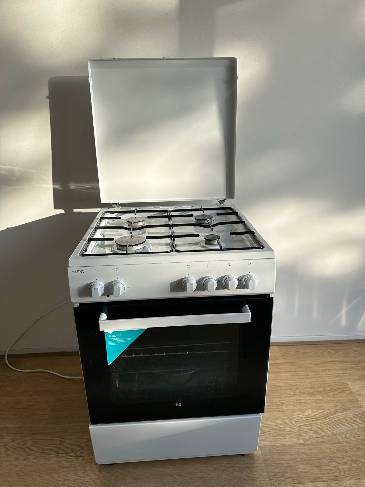 Gratis ophalen! Etna Gasfornuis met Oven - Wit, 4 Kookzones, Witgoed en Apparatuur, Ophalen, Gebruikt, Grill, 4 kookzones