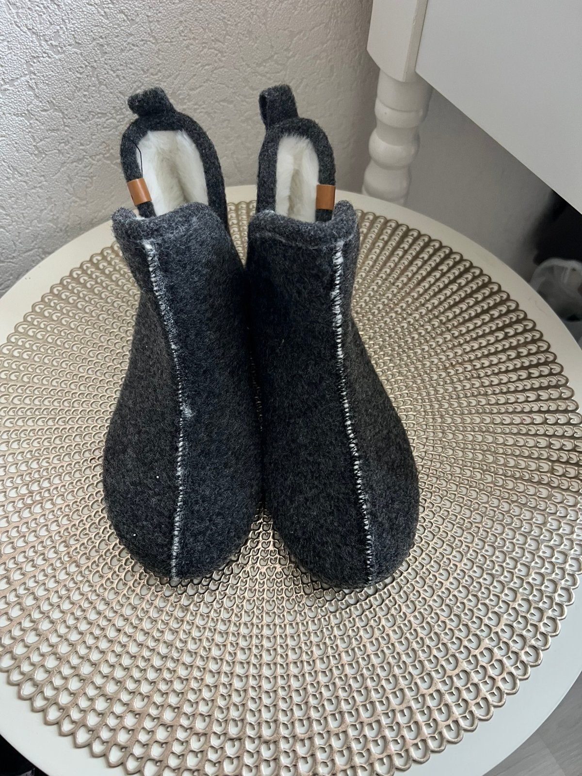 Pantoffels maat 36, Ophalen of Verzenden, Zo goed als nieuw, Pantoffels of Sloffen, Grijs