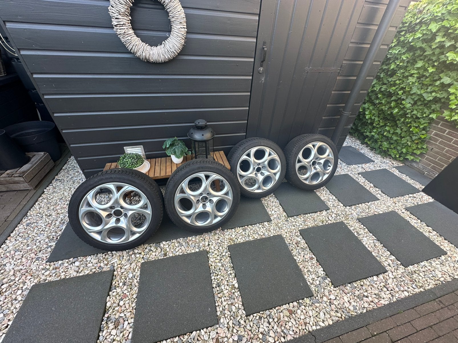 17 inch Originele Alfa Romeo velgen met Michelin Alpin5 band, Auto-onderdelen, Banden en Velgen, Ophalen, Gebruikt, Velg(en), 17 inch
