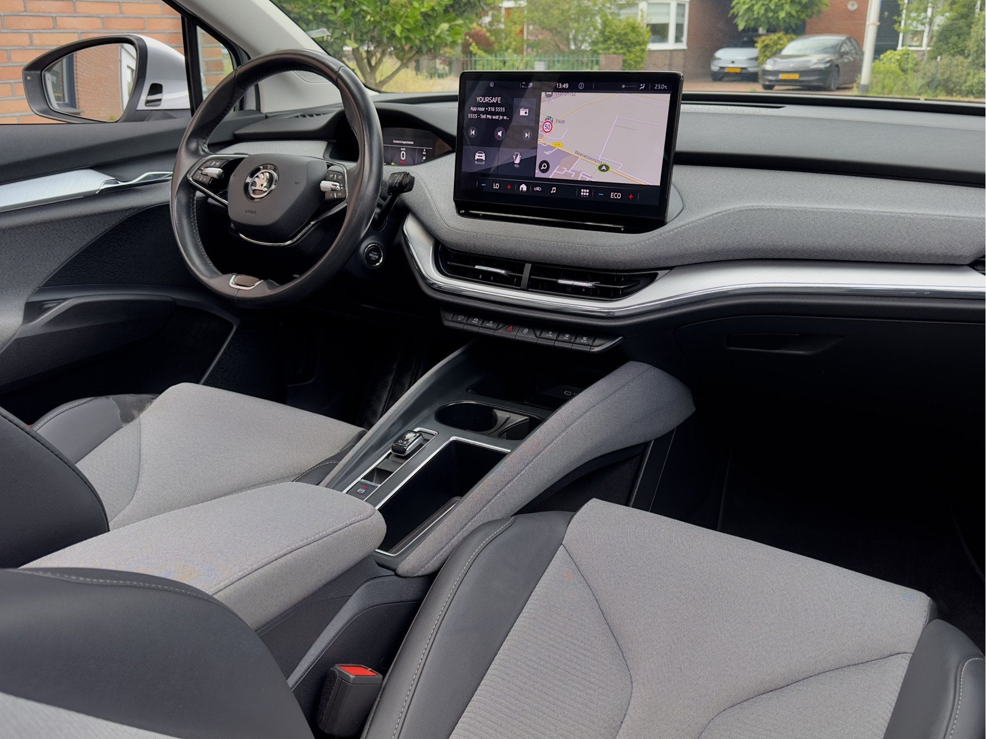 Skoda Enyaq iV 80 SOH 92,73% PANODAK LEDER NAVI DIGI-DASH AP, Auto's, Dealer onderhouden, Achterwielaandrijving, Gebruikt, Leder en Stof