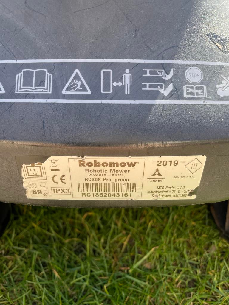 Robomow RC304u defect - Onderdelen + Nieuw mes, Tuin en Terras, Robotmaaiers, Ophalen, Gebruikt, 20 tot 25 cm