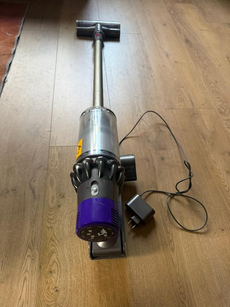 Dyson v11 steelstofzuiger, Witgoed en Apparatuur, Stofzuigers, Ophalen, Zo goed als nieuw, Dyson, Minder dan 1200 watt