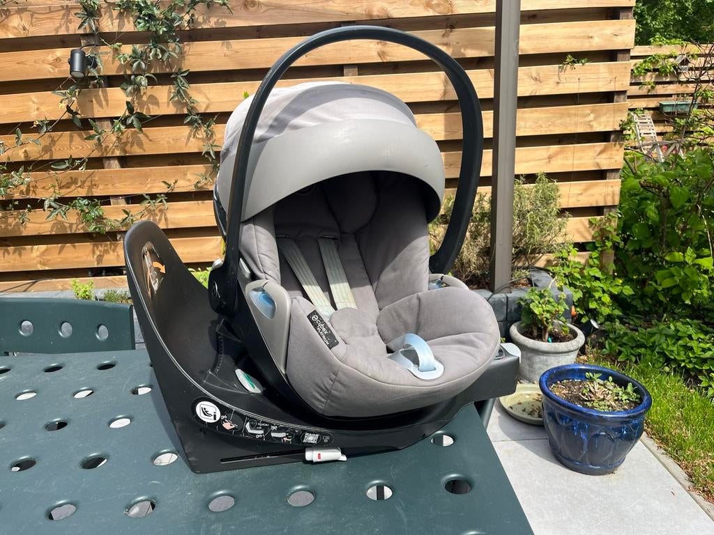 Cybex Cloud Z I-size baby autostoel met Isofix base, Autogordel of Isofix, Gebruikt, Zijbescherming, 0 t/m 13 kg
