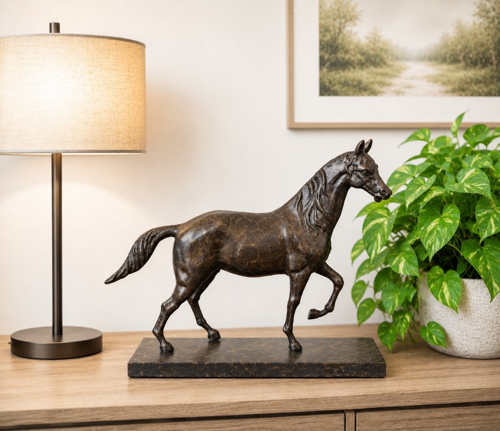 PAARD OP BRONZEN VOET / Bronzen beeld / OPRUIMING