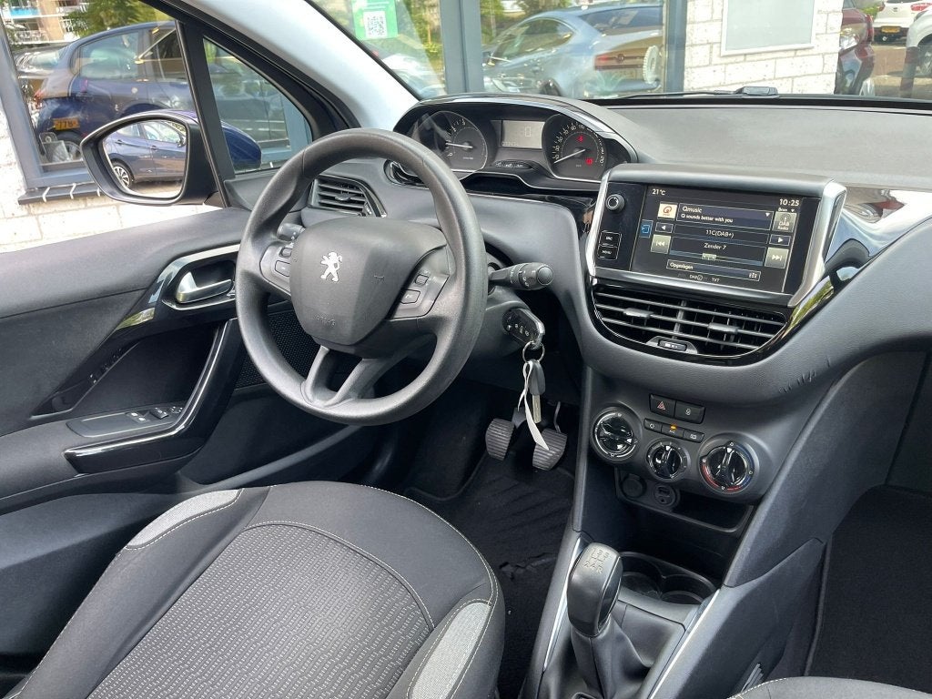 Peugeot 208 1.2 PureT. Blue Lion Navi Distributie VV NAP Top, Gebruikt, 1199 cc, 23 km/l, Origineel Nederlands