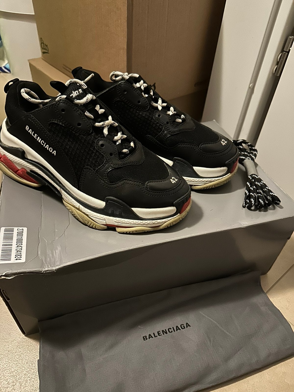 BALENCIAGA maat 42, Ophalen of Verzenden, Zo goed als nieuw, Zwart