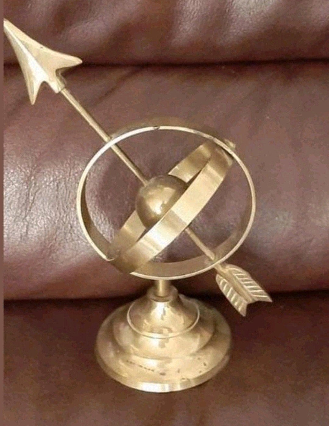 Armillarsfeer met de vorm van een oude pijl., Antiek en Kunst, Ophalen of Verzenden, Keramiek of Aardewerk