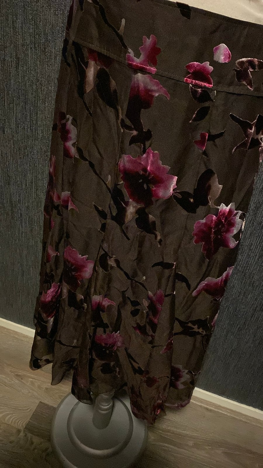 Prachtige dames rok maat 42 met bloemenprint, Kleding | Dames, Rokken, Bruin, Maat 42/44 (L), Ophalen of Verzenden, Zo goed als nieuw