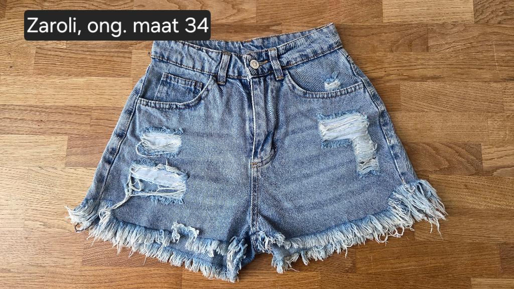 Jeans/denim shorts, maat 34 en 36 (Zara, Stradivarius), Kort, Blauw, Ophalen of Verzenden, Zo goed als nieuw