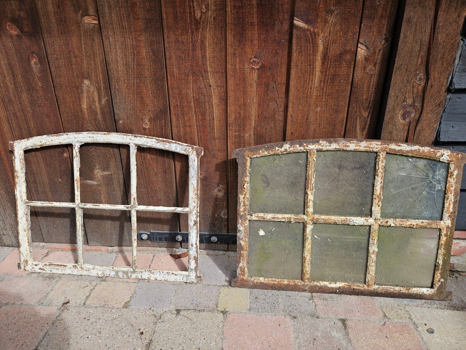 2 Stalen ramen, 1 met glas (deels kapot), 1 zonder glas, Ophalen of Verzenden, Gebruikt