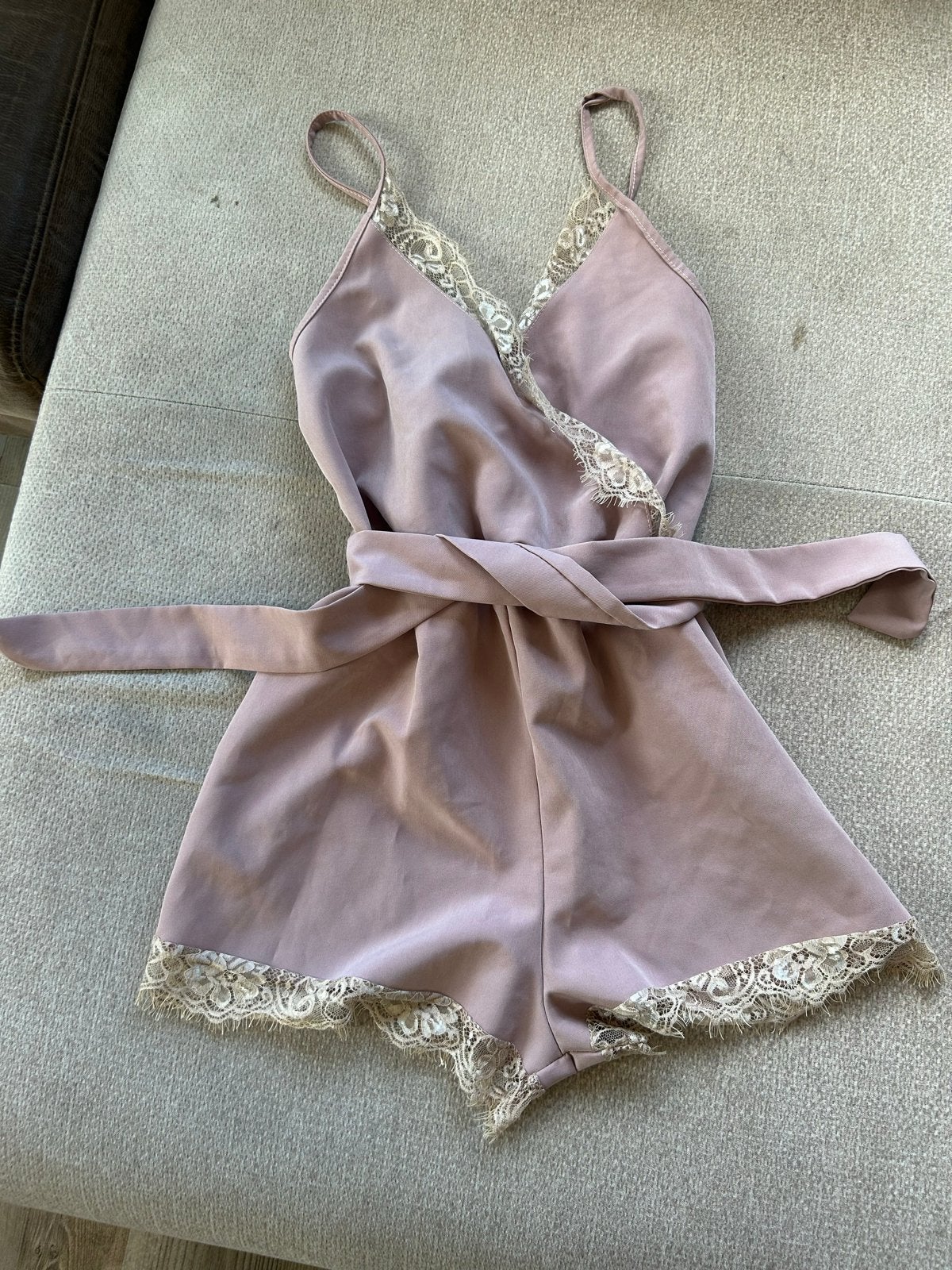 Lila satijnen playsuit met kant, Ophalen of Verzenden, Paars, Nachtkleding