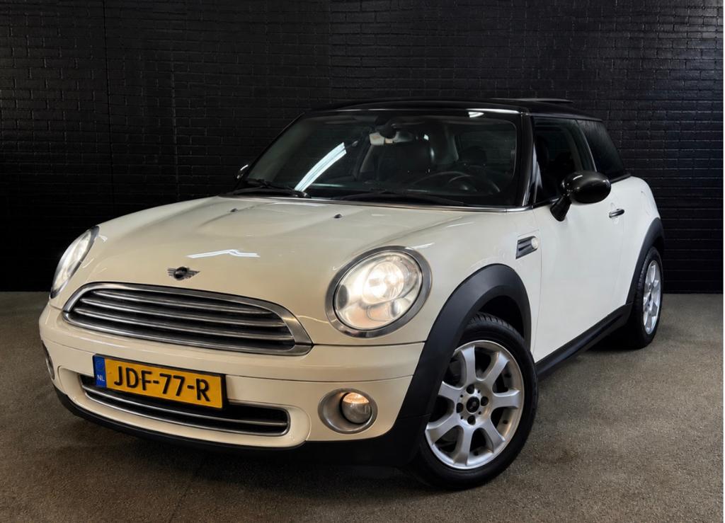 Mini 1.6 ONE 2010 Wit, Auto's, Voorwielaandrijving, 4 cilinders, 4 stoelen, Bedrijf