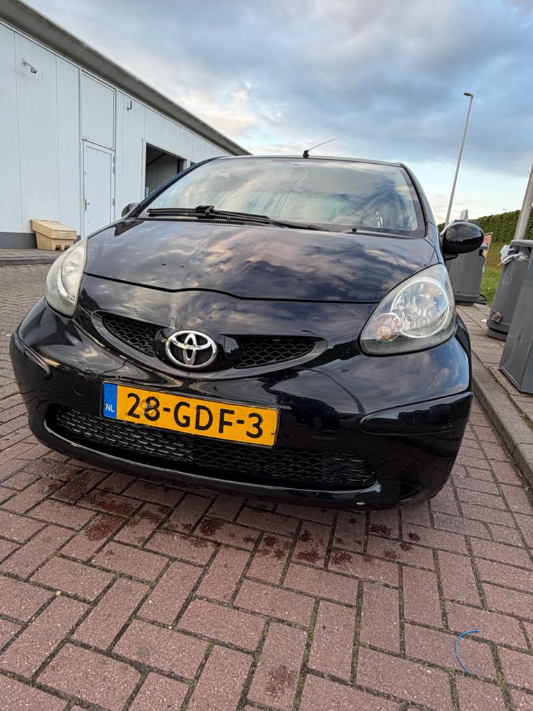 Toyota Aygo 1.0 12V Vvt-i 5DRS 2008 Zwart, Auto's, Voorwielaandrijving, 4 stoelen, Origineel Nederlands, Handgeschakeld