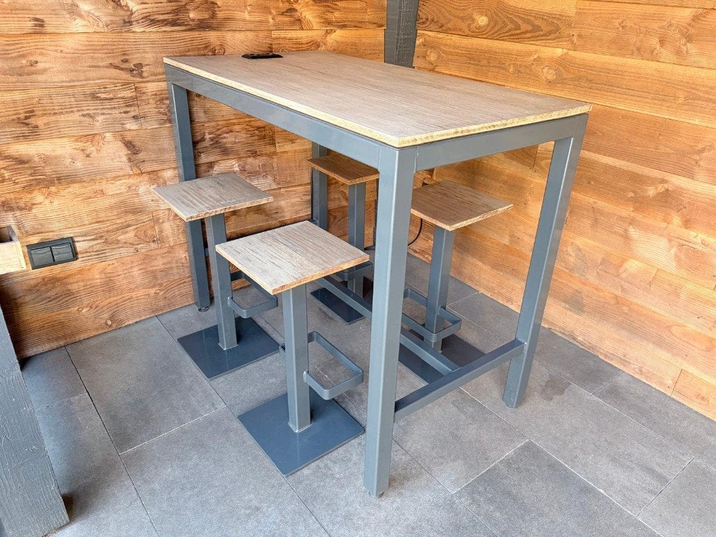 Sta-tafel met 4 krukken, Ophalen, In hoogte verstelbaar, Zo goed als nieuw