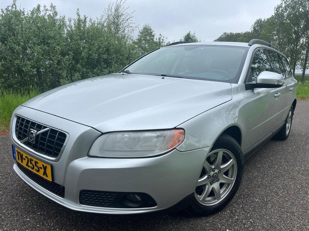 Volvo V70 2.5T | Automaat | 200 PK Clima | Cruise | Trekhaak, Auto's, Volvo, 2521 cc, 93 €/maand, Euro 4, 750 kg