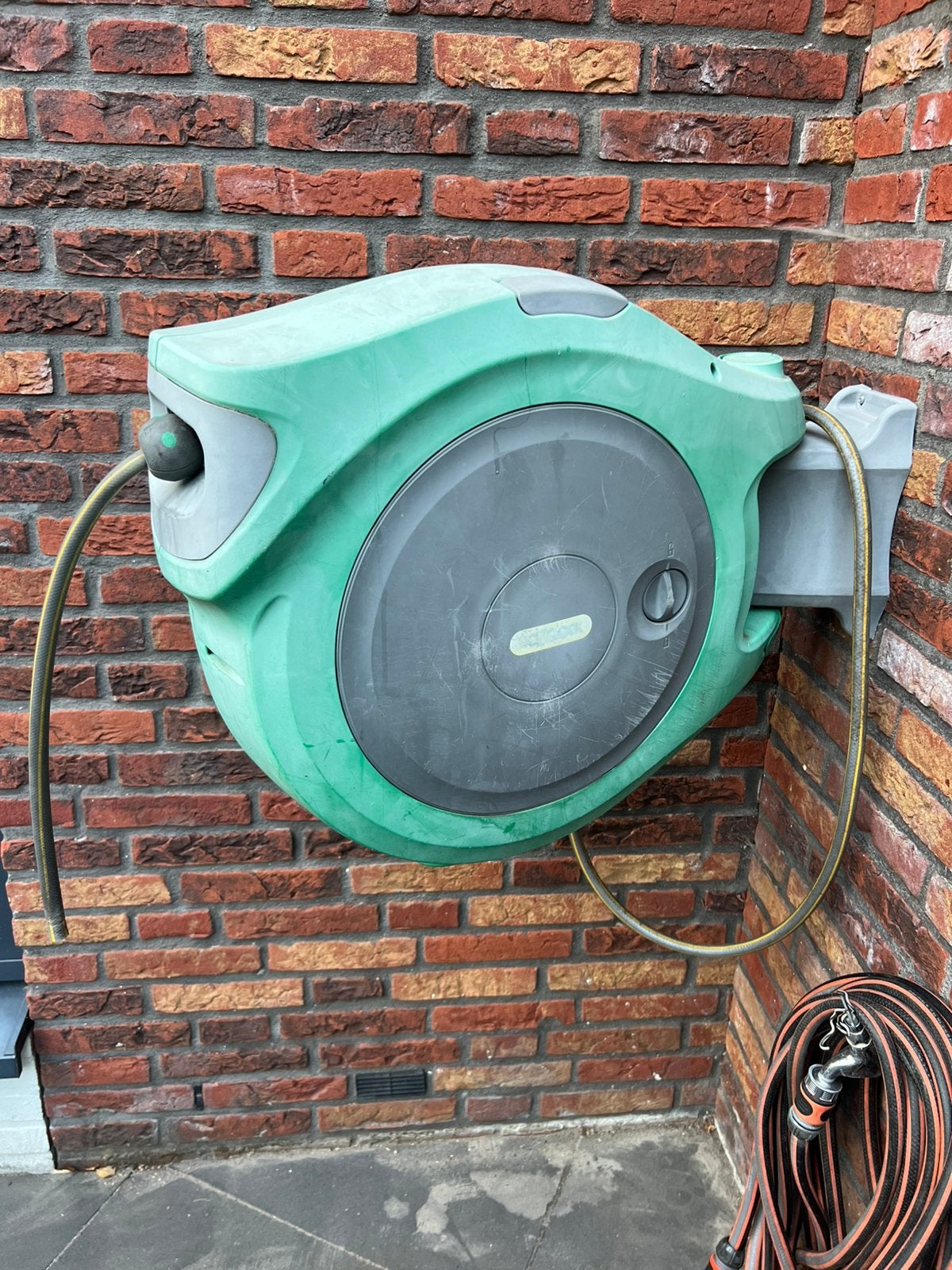 Hozelock Automatische haspel met slang (40m), Tuin en Terras, Ophalen, Gebruikt, Tuinslanghaspel