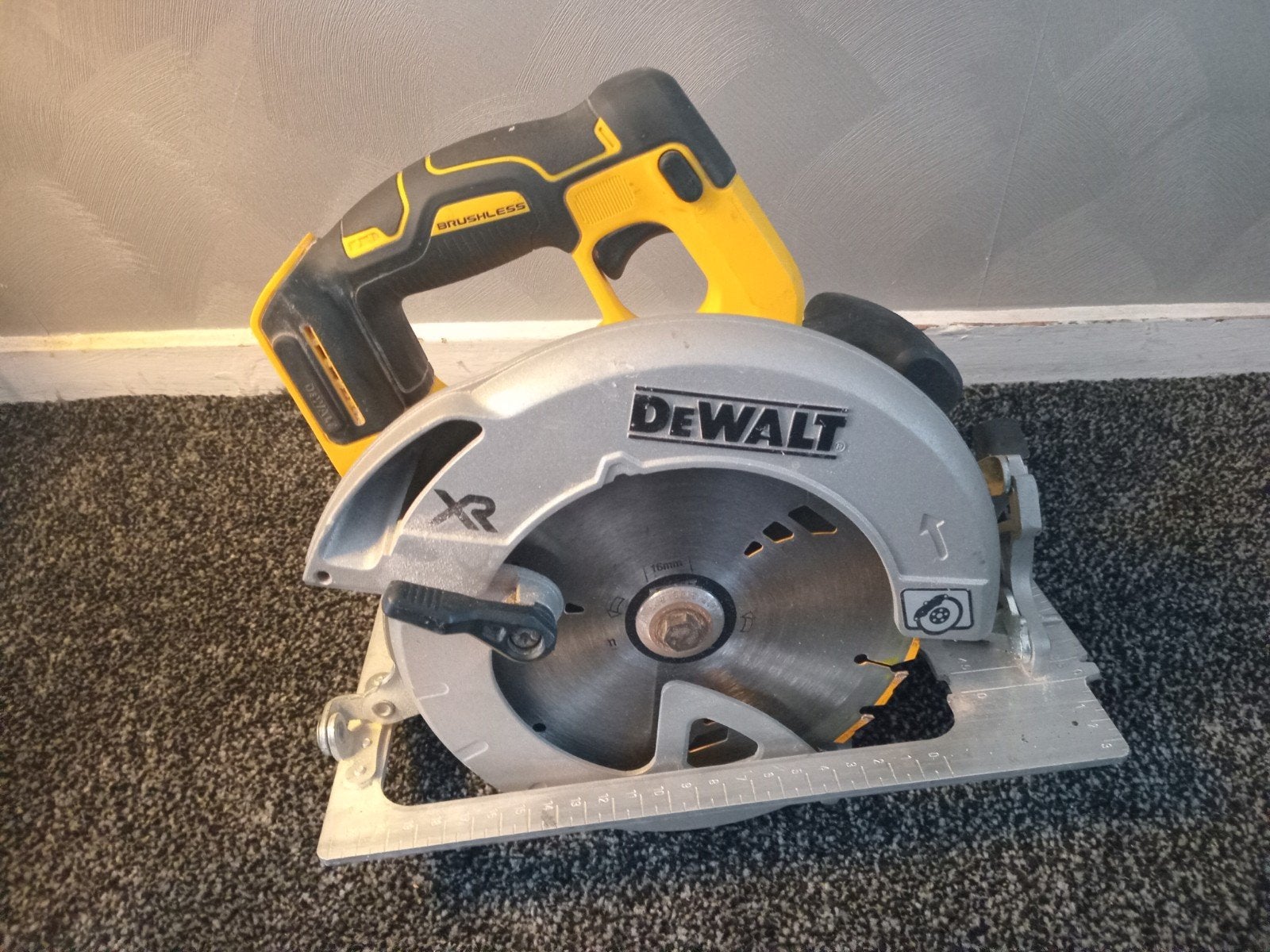 DeWALT DCS570 cirkelzaag (body) 18V, Doe-het-zelf en Verbouw, Gereedschap | Zaagmachines, Ophalen of Verzenden, 1200 watt of meer