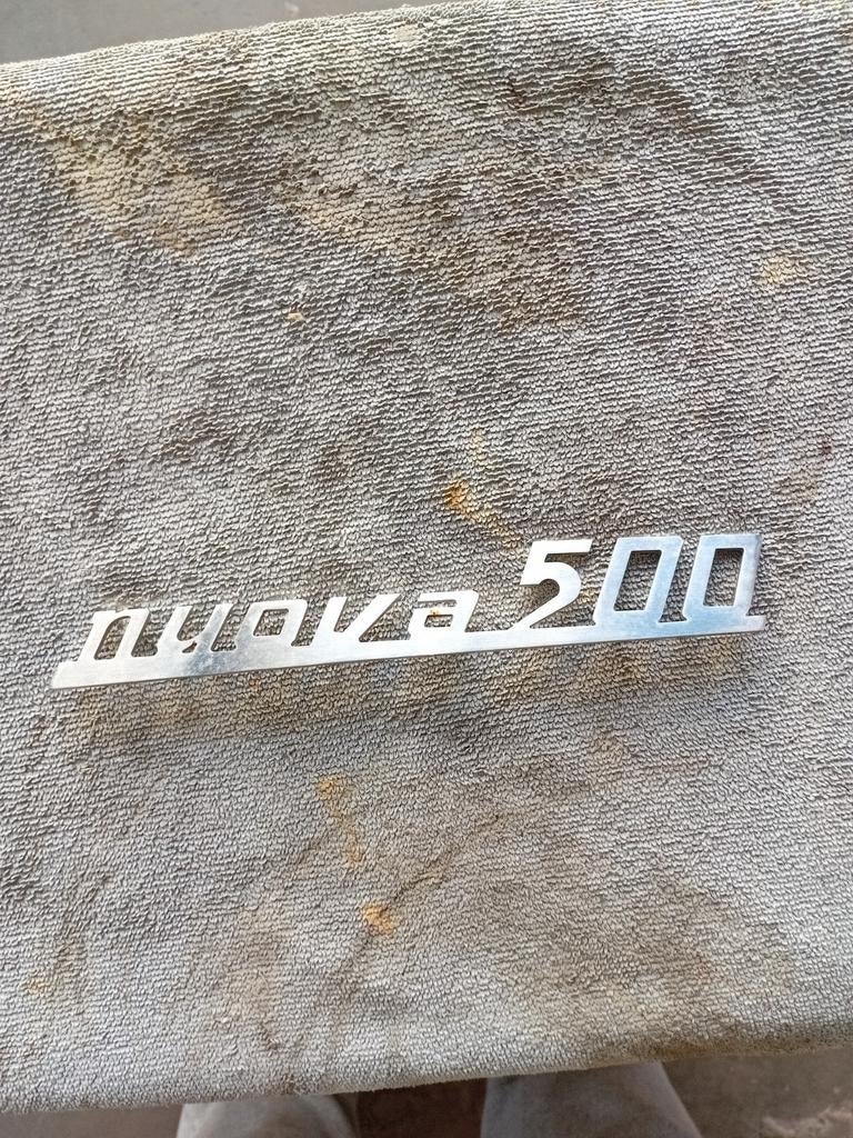 Fiat 500 classic.stalen embleem voor de motorkap, Ophalen of Verzenden, Zo goed als nieuw