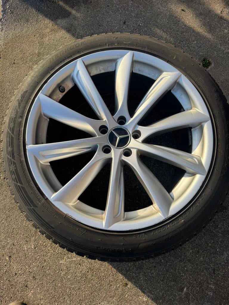 Als nieuw: Hankook winterbanden 20 inch Mercedes – 265/45R20, Ophalen, Gebruikt, 265 mm, Banden en Velgen