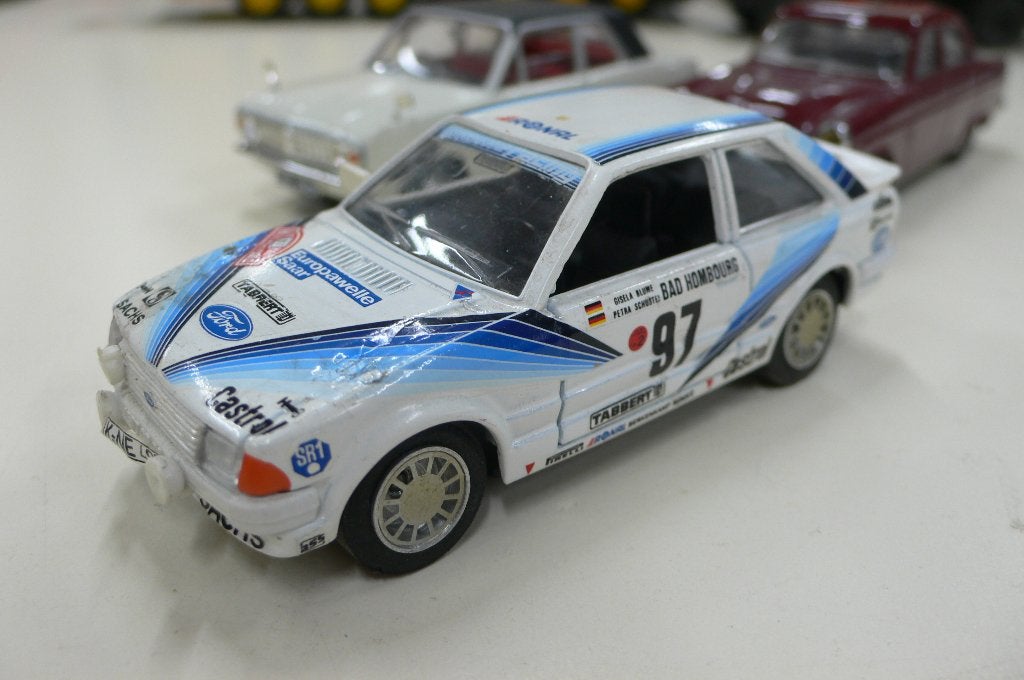 ford escort -rally uitvoering-basis solido  1/43, Hobby en Vrije tijd, Modelauto's | 1:43, Gebruikt, Auto, Solido, Verzenden