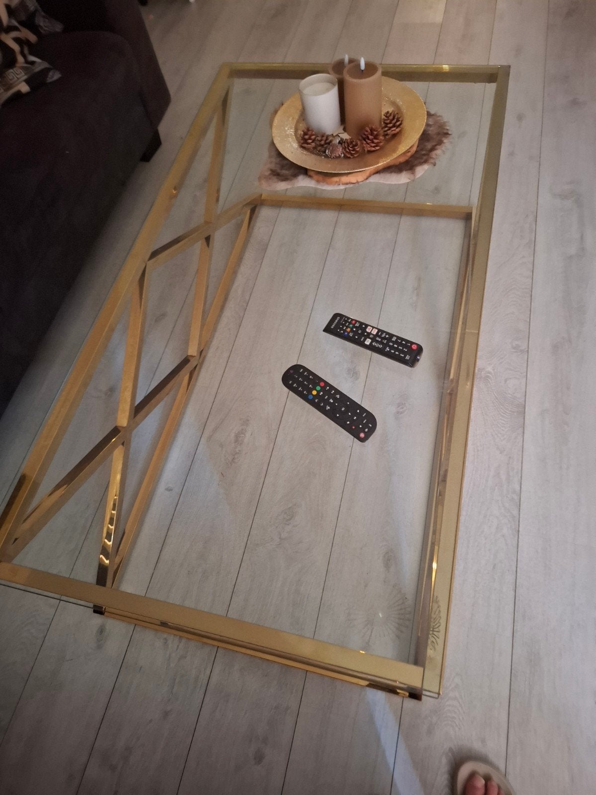 Gouden salontafel met glazen blad, Huis en Inrichting, Tafels | Salontafels, 100 tot 150 cm, Zo goed als nieuw, Glas, Modern, Glamour