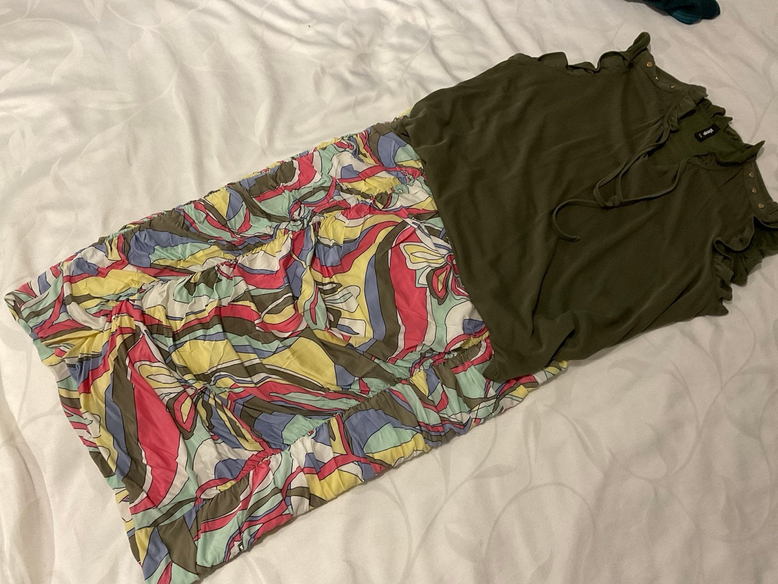 Set: Groene top (XL) en kleurrijke rok (XXL), Maat 46/48 (XL) of groter, Ophalen of Verzenden, Zo goed als nieuw, Knielengte