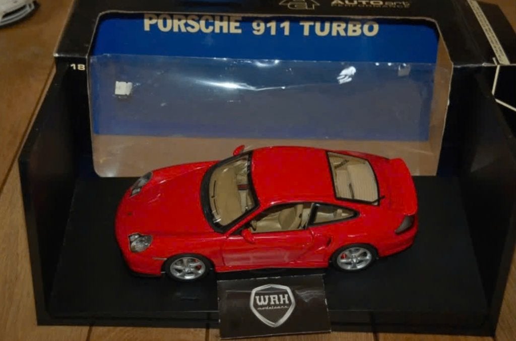 1:18 Porsche 911 996 Turbo red Autoart 77831 in box WRH, Hobby en Vrije tijd, Modelauto's | 1:18, Verzenden, Zo goed als nieuw