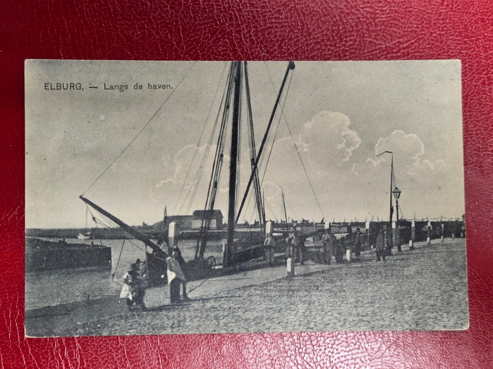 Elburg Langs de Haven, Verzamelen, Ansichtkaarten | Nederland, Ophalen of Verzenden, 1940 tot 1960, Gelderland