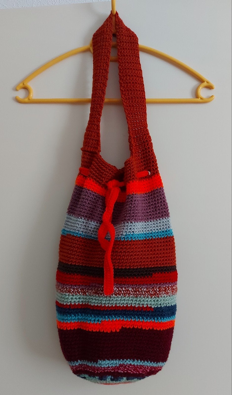 NIEUW! handgemaakt gehaakte buidel tas, bruin gekleurd, Sieraden, Tassen en Uiterlijk, Tassen | Damestassen, Ophalen of Verzenden