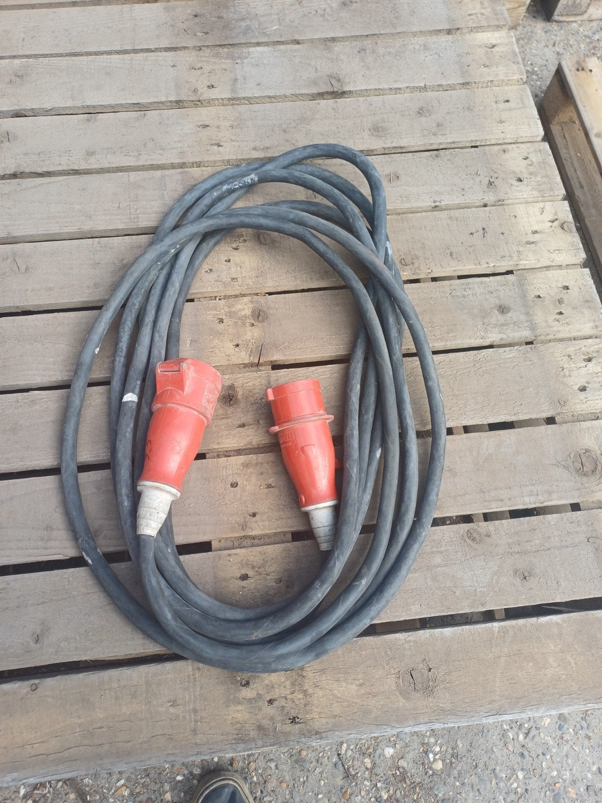 Mennekes CEE verlengkabel 32A 3P+N+PE 200/346V, Doe-het-zelf en Verbouw, Elektra en Kabels, Ophalen of Verzenden, Gebruikt, Overige merken