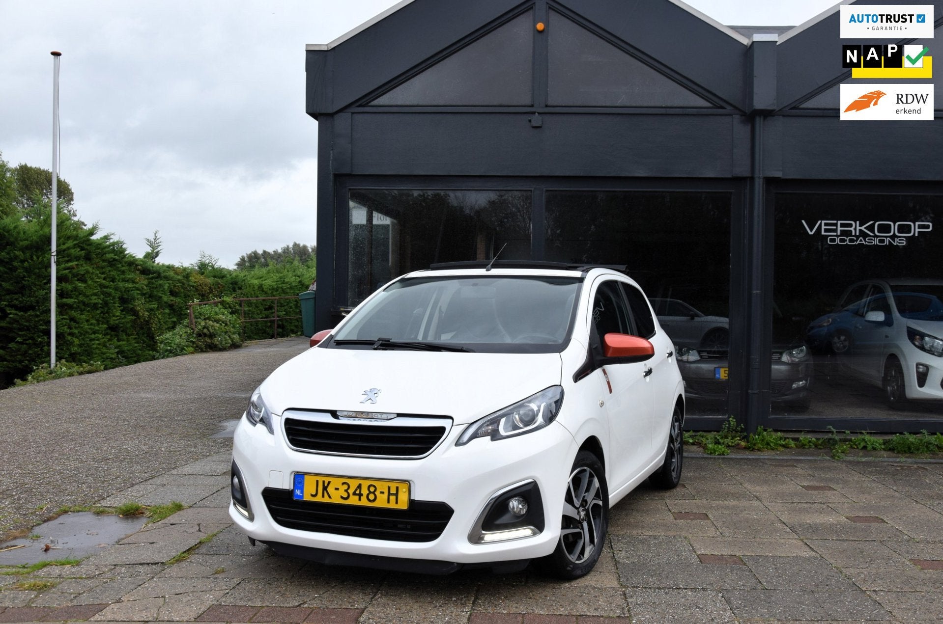 Peugeot 108 1.2 Puretech TOP! Roland Garros Camera Stoelverw, Auto's, Voorwielaandrijving, Verwarmde buitenspiegels, Gebruikt