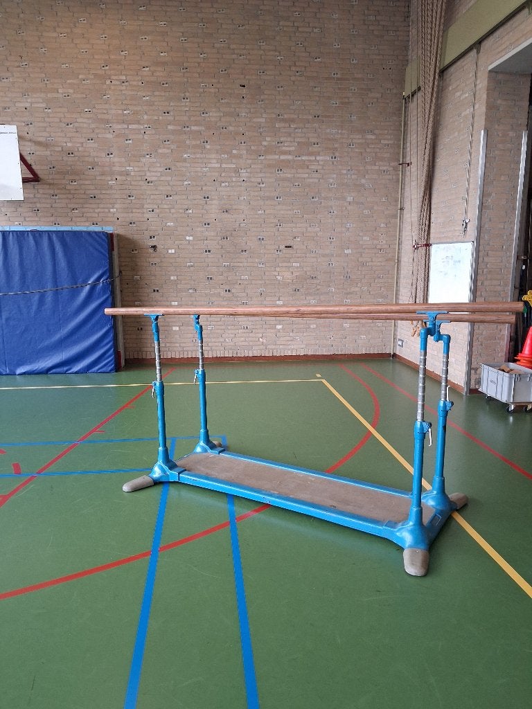 Brug (turnen), Maat 36 t/m 42, Ophalen, Gebruikt, Materiaal