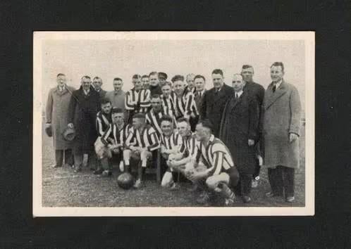 Voetbalplaatje Leeuwarden Afscheid T. Wijtsma 1939 (67)., Ophalen of Verzenden, Zo goed als nieuw