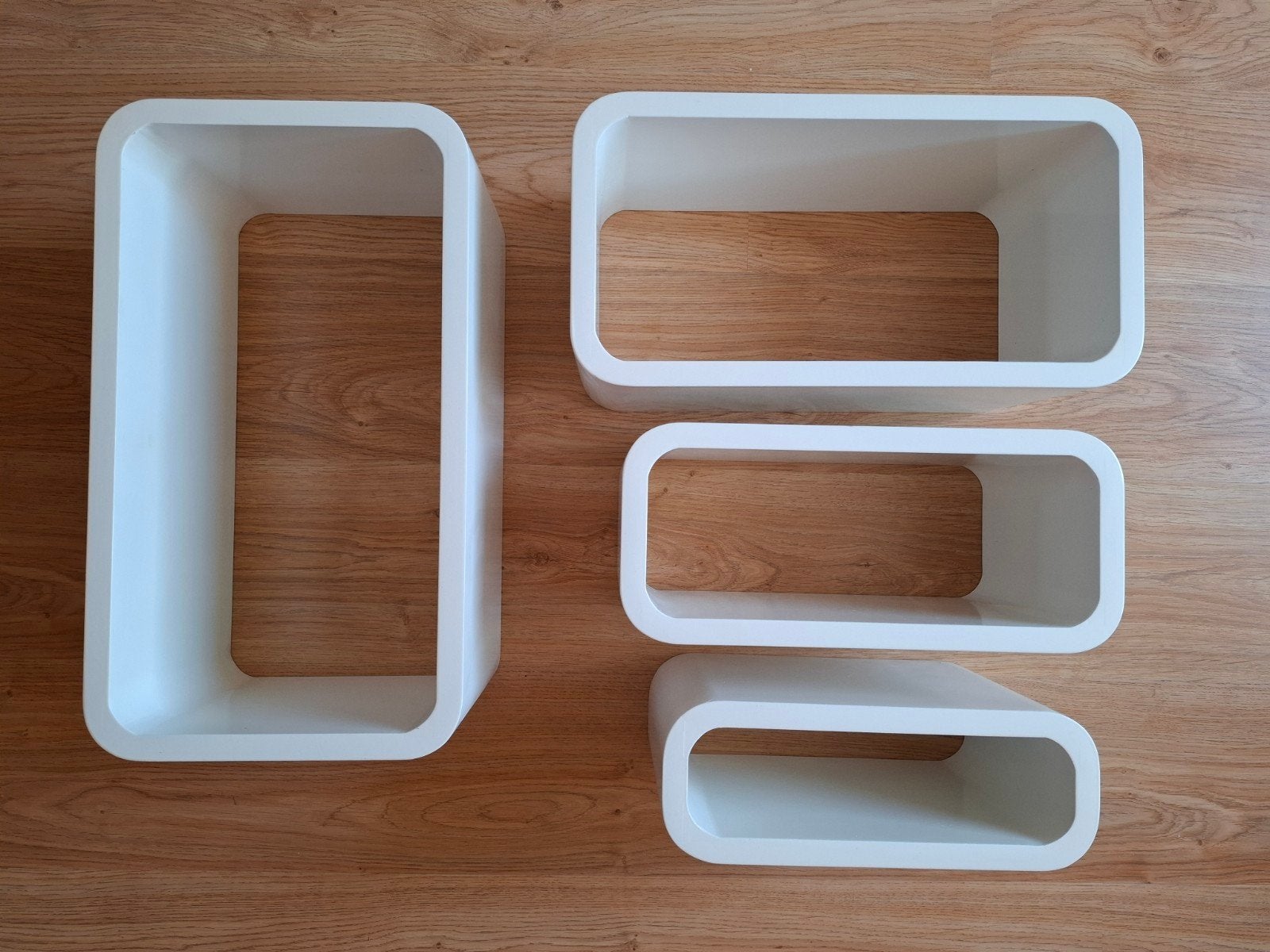 Set van 4 hoogglans witte wandplanken/kubussen, Ophalen, Zo goed als nieuw