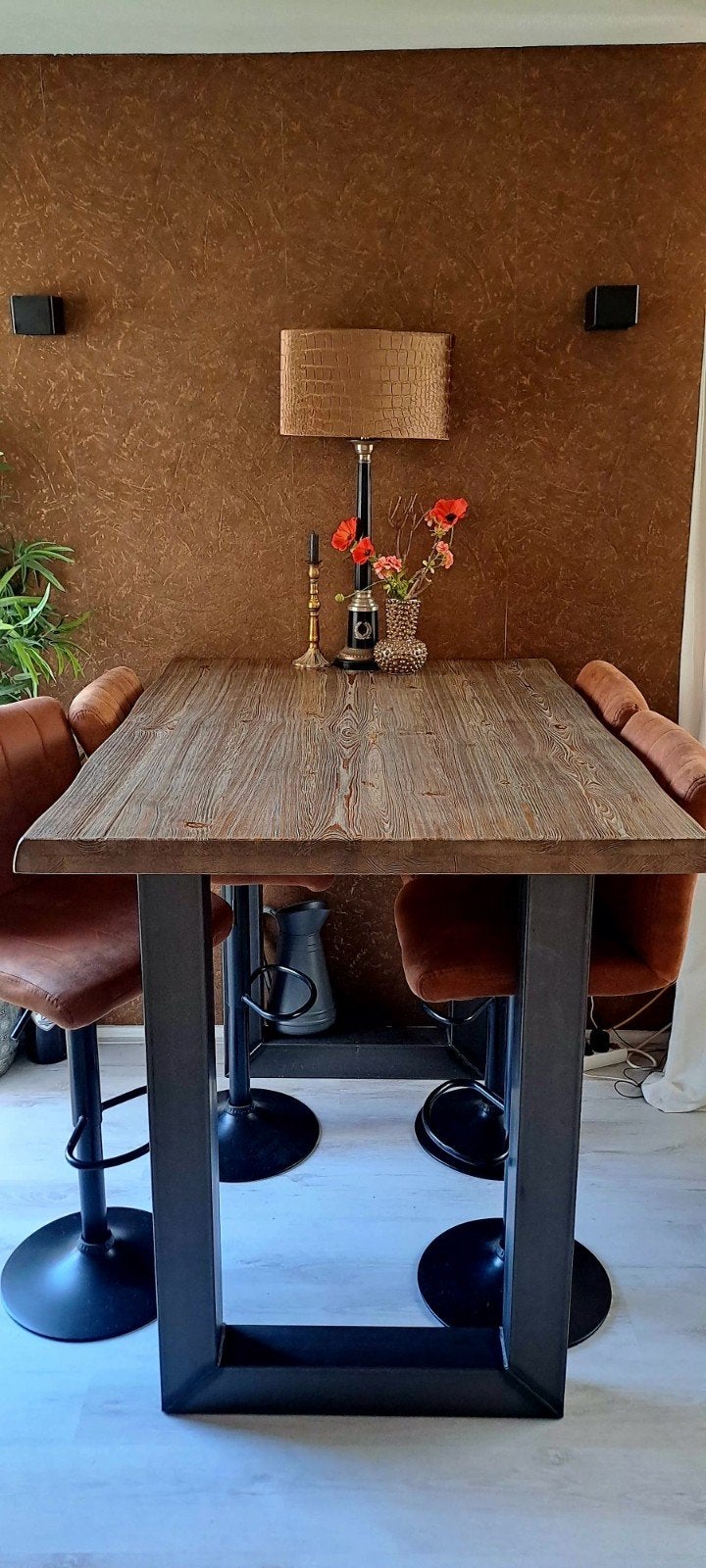Prachtige robuuste bartafel met 4 stoelen, Ophalen, Zo goed als nieuw