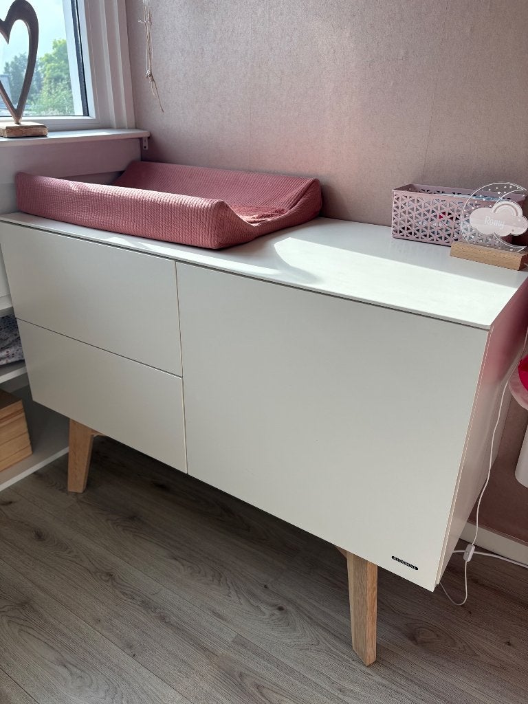 Kidsmill Sixties ledikant baby + juniorzijde + commode, Ophalen, Zo goed als nieuw, Jongetje of Meisje