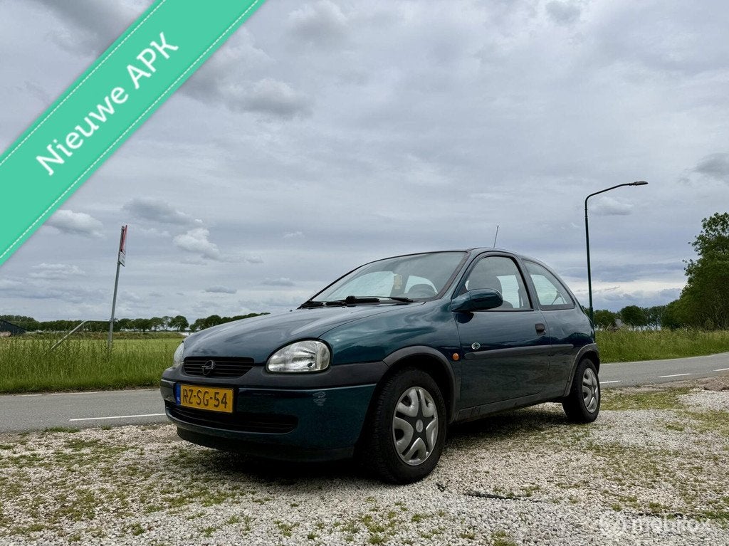Opel Corsa 1.4i Eco, BJ 1997, Zuinig, APK Juni 2027, Auto's, 842 kg, 450 kg, 4 cilinders, Blauw