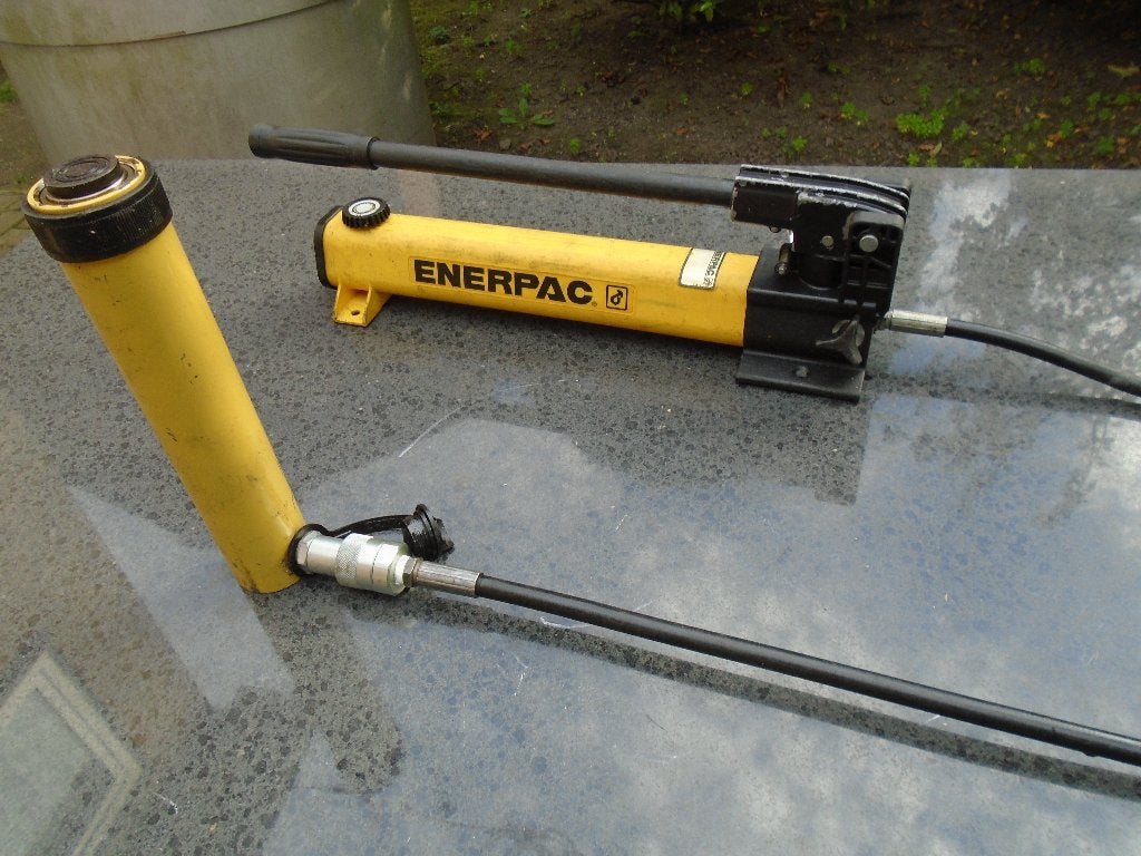 Werkplaatspers, pers, hydrauliek pomp en cilinder. Enerpac, Ophalen, Gebruikt