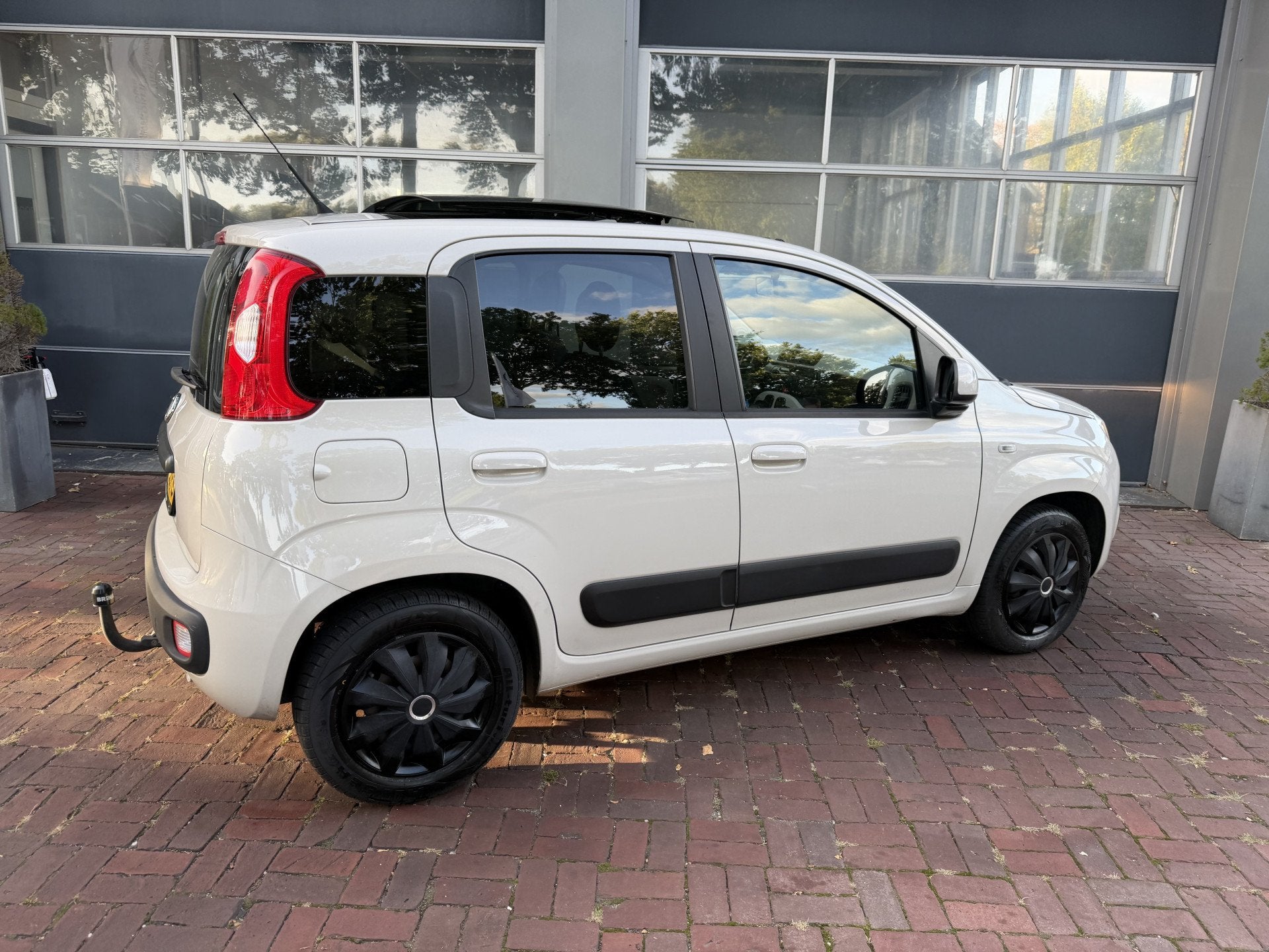 Fiat Panda 0.9 TwinAir Lounge Schuifdak Automaat Bj 2016 Km, Dealer onderhouden, Stof, Panda, Bruin