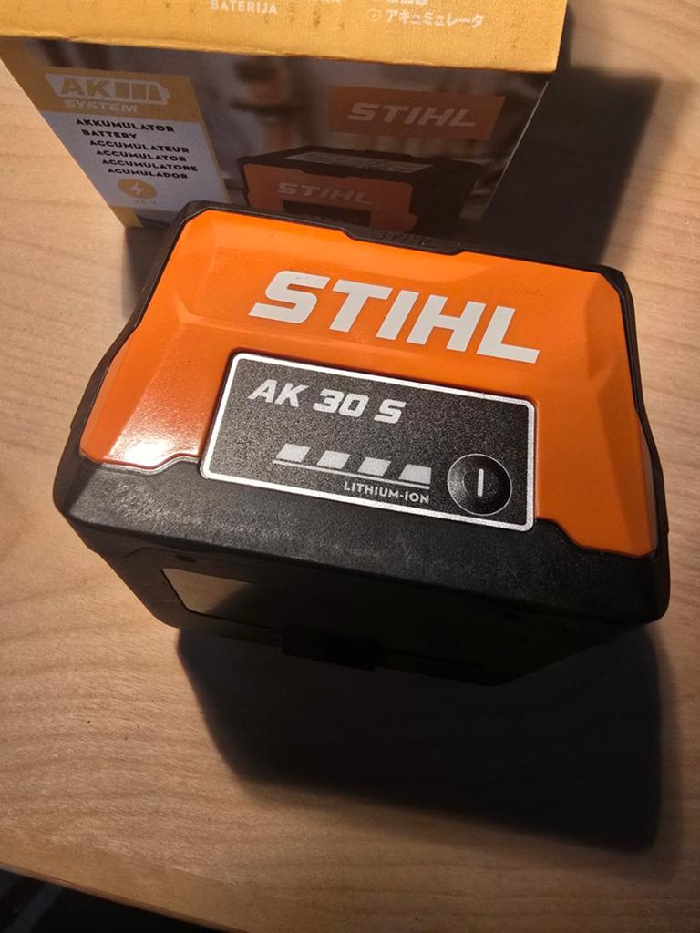 Stihl ak 30 s accu 2x gloednieuw, Verzenden, Nieuw