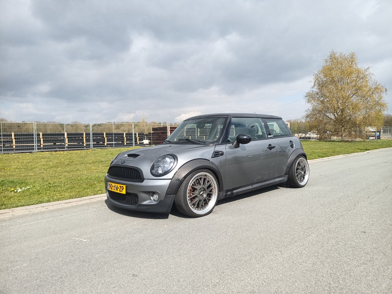 Mini 1.6 16V Cooper S 210PK verbreed, Zwart, 4 cilinders, 4 stoelen, Stoelverwarming