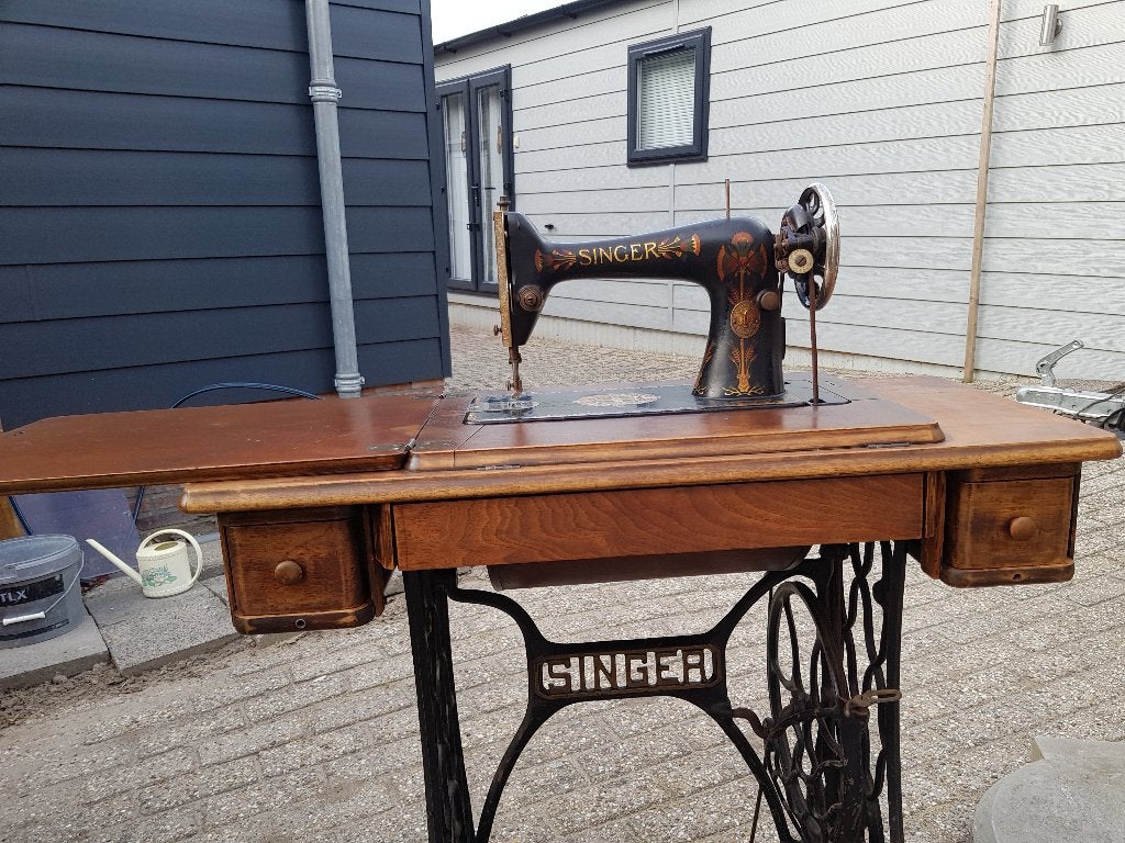 Singer naaimachine gietijzeren onderstel, Antiek en Kunst, Ophalen
